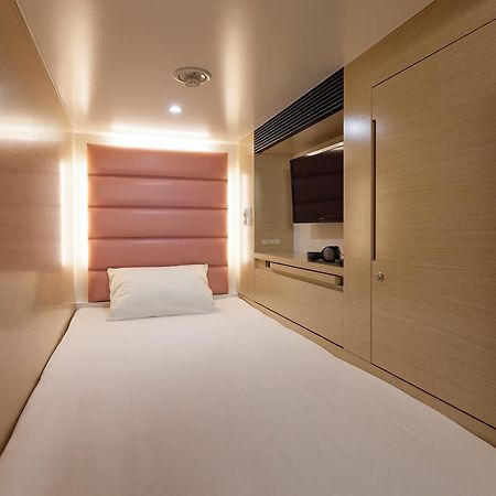 Y'S Cabin Yokohama Kannai Екстер'єр фото