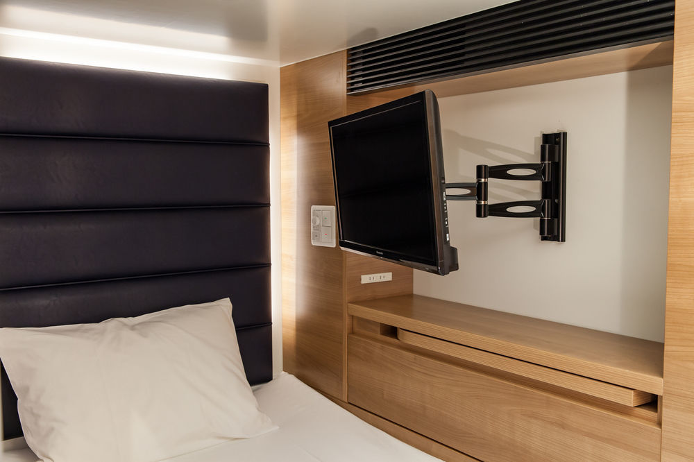 Y'S Cabin Yokohama Kannai Екстер'єр фото
