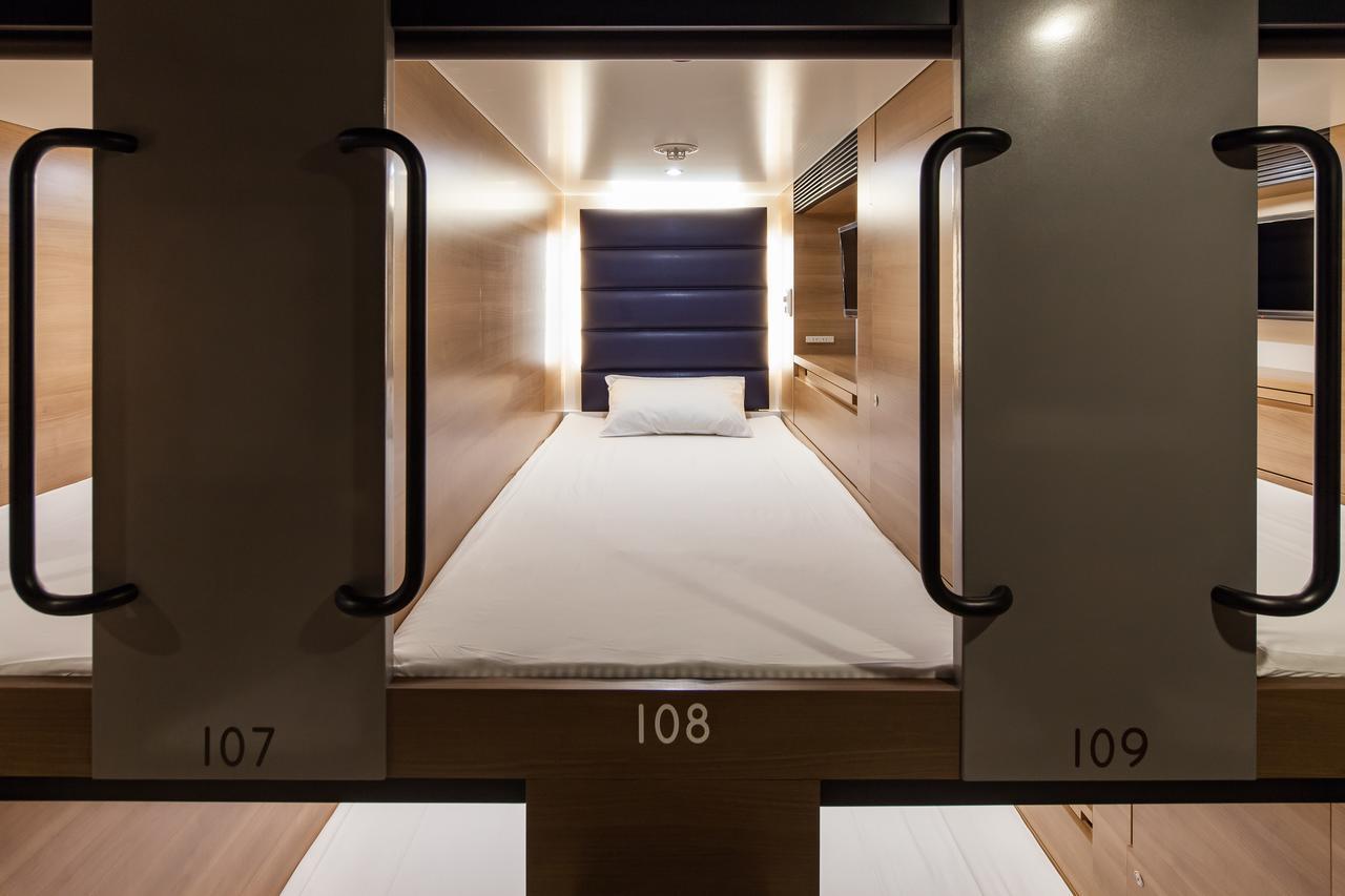 Y'S Cabin Yokohama Kannai Екстер'єр фото