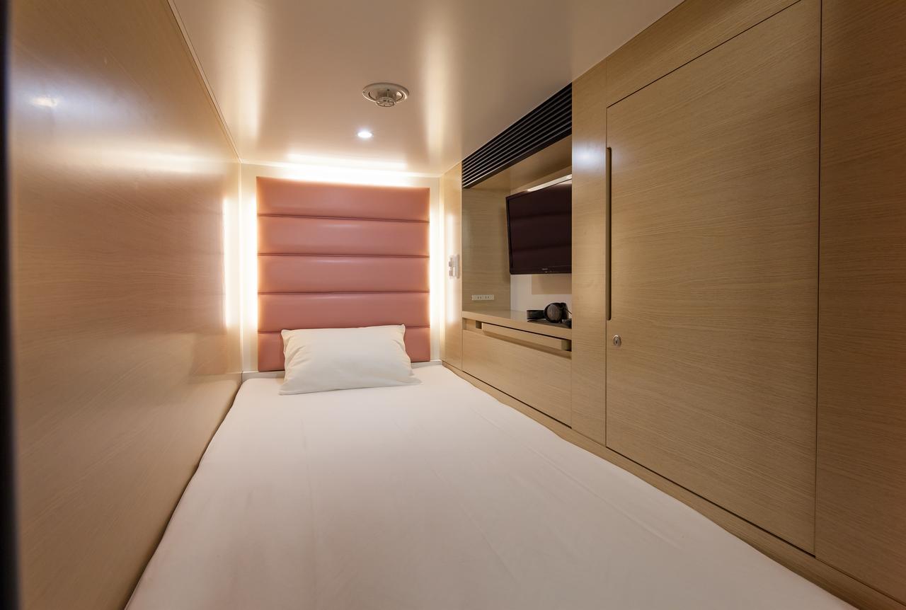 Y'S Cabin Yokohama Kannai Екстер'єр фото